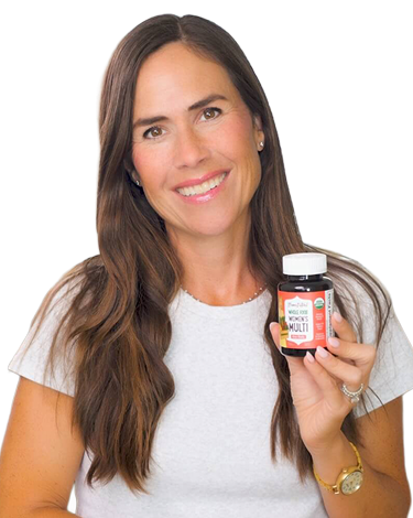files/Genevieve_holding_Women_s_Multivitamin_organic_product_1000_1_1.png